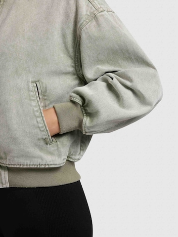 Veste mi-saison 'CLARA' khujo en vert