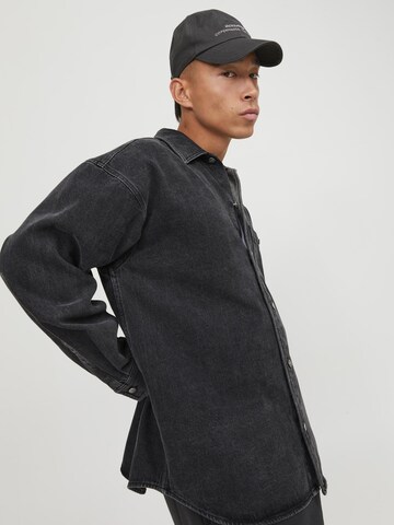 JACK & JONES Mugav suurus Triiksärk 'JORSantorini', värv must