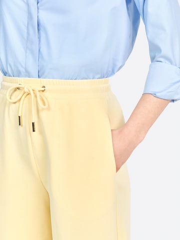 Rich & Royal - Regular Calças em amarelo