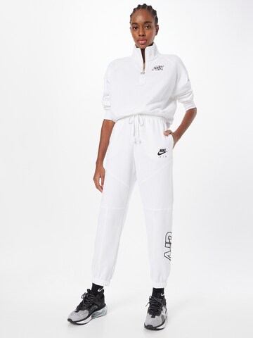 Effilé Pantalon 'Air' Nike Sportswear en blanc