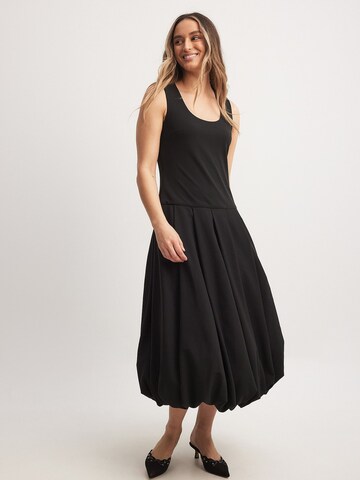 NA-KD Dress in Black: front