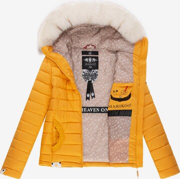 Veste d’hiver 'Nasriin' MARIKOO en jaune