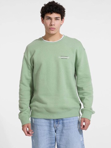 GUESS JEANS Sweatshirt in Grün: Vorderseite