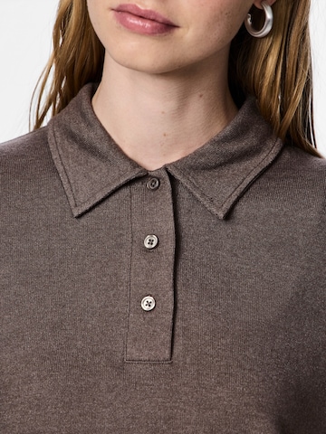 PIECES Póló 'PCRITT' - barna