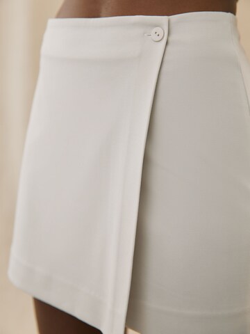 Kendall for ABOUT YOU - Falda 'Dion' en blanco