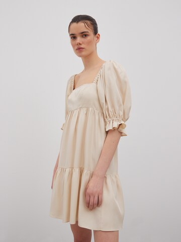 Robe 'Dafne' EDITED en beige : devant