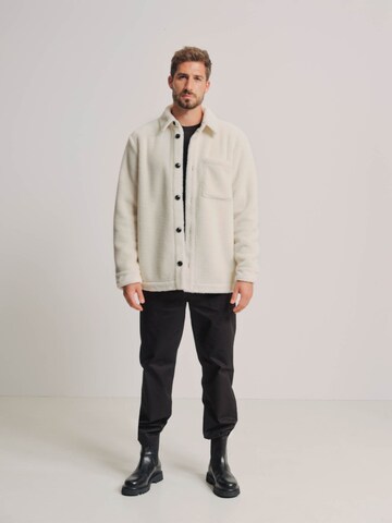 ABOUT YOU x Kevin Trapp Regular fit Between-season jacket 'Tyler' in White: front