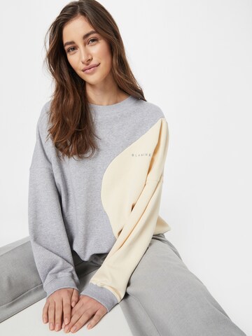 Blanche Sweatshirt 'Yin Yang' in Grau