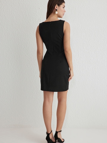 Trendyol Kleit, värv must