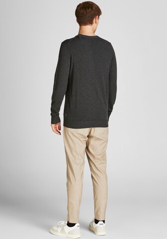 JACK & JONES - Pullover 'Emil' em cinzento