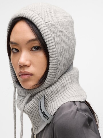 Berretto di KARL LAGERFELD JEANS in grigio