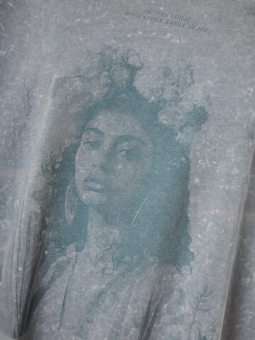 Funky Buddha T-shirt i grå