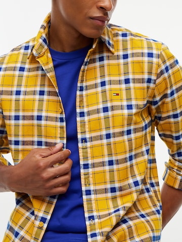 Tommy Jeans Regular fit Button Up Shirt in Yellow
