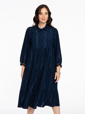 Yoek Shirt Dress in Blue: front