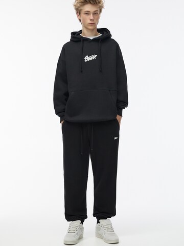 Pull&Bear Tapered Trousers in Black
