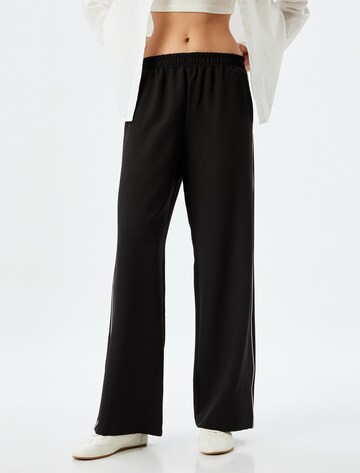 Koton Wide leg Pants in Black: front