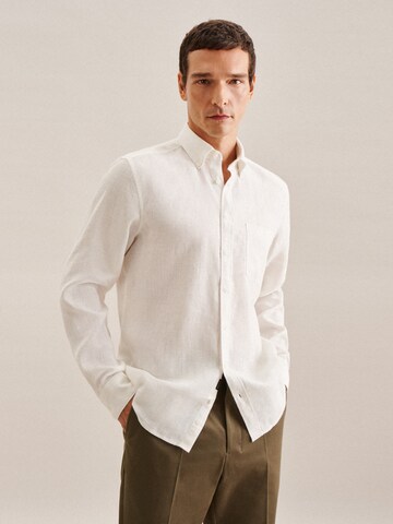 SEIDENSTICKER Regular fit Button Up Shirt 'Schwarze Rose' in White: front