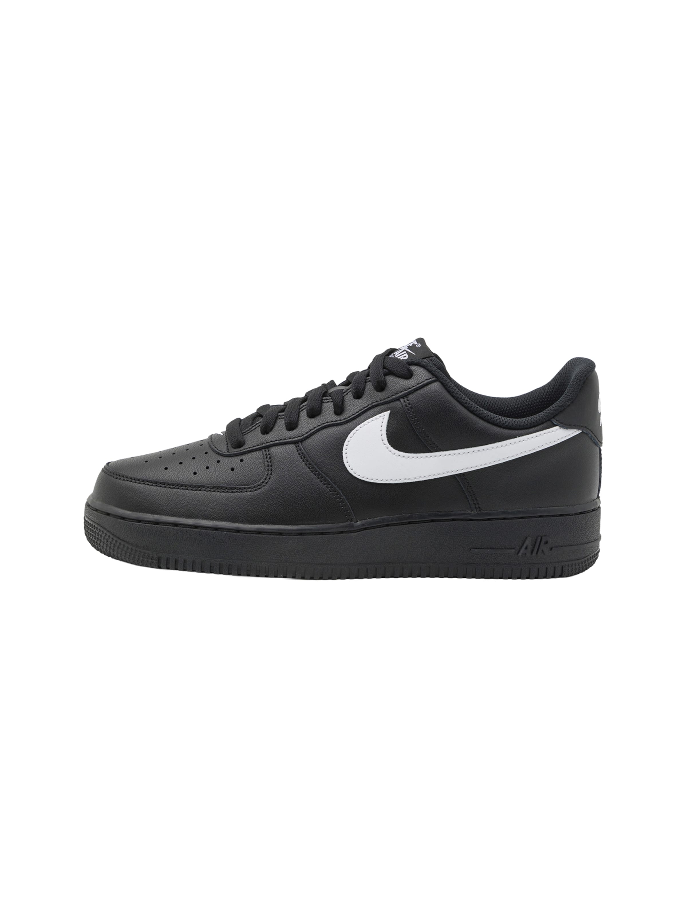 Nike Sportswear Trampki niskie 'Air Force 1' w kolorze czarny: przód