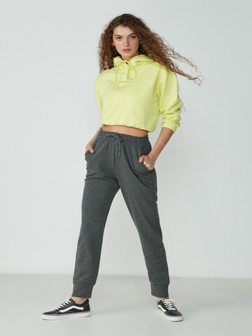C&City Tapered Hose in Grau: Vorderseite