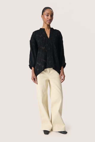 SOAKED IN LUXURY Bluse 'Raye' i sort