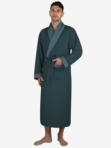 normani Short Bathrobe in Blue: front