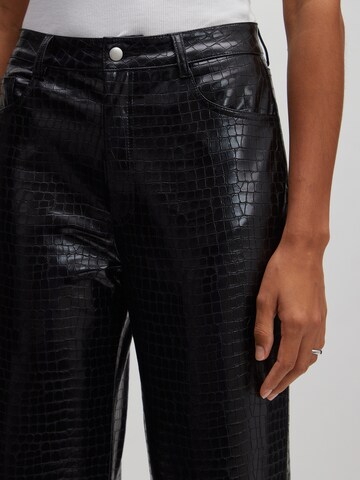 regular Pantaloni 'Celina' di EDITED in nero