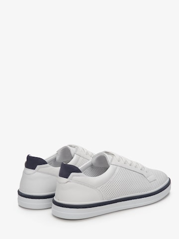 Sneaker bassa '09-3862' di Estro in bianco
