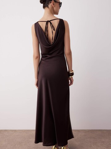 Trendyol Festkjole i brun