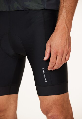 ENDURANCE Regular Sportshorts 'Gorsk V2' in Schwarz