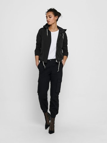 Veste mi-saison 'Skylar' ONLY en noir