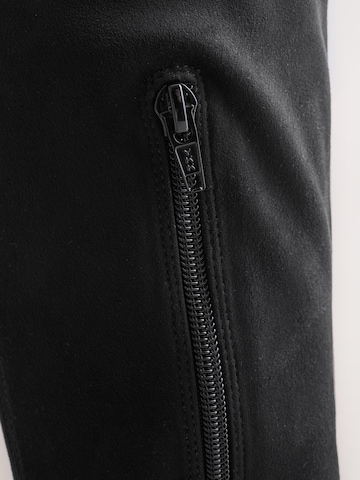 Next Škornji | črna barva