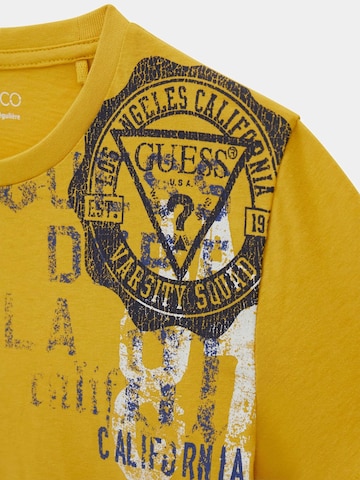 GUESS T-Shirt in Gelb