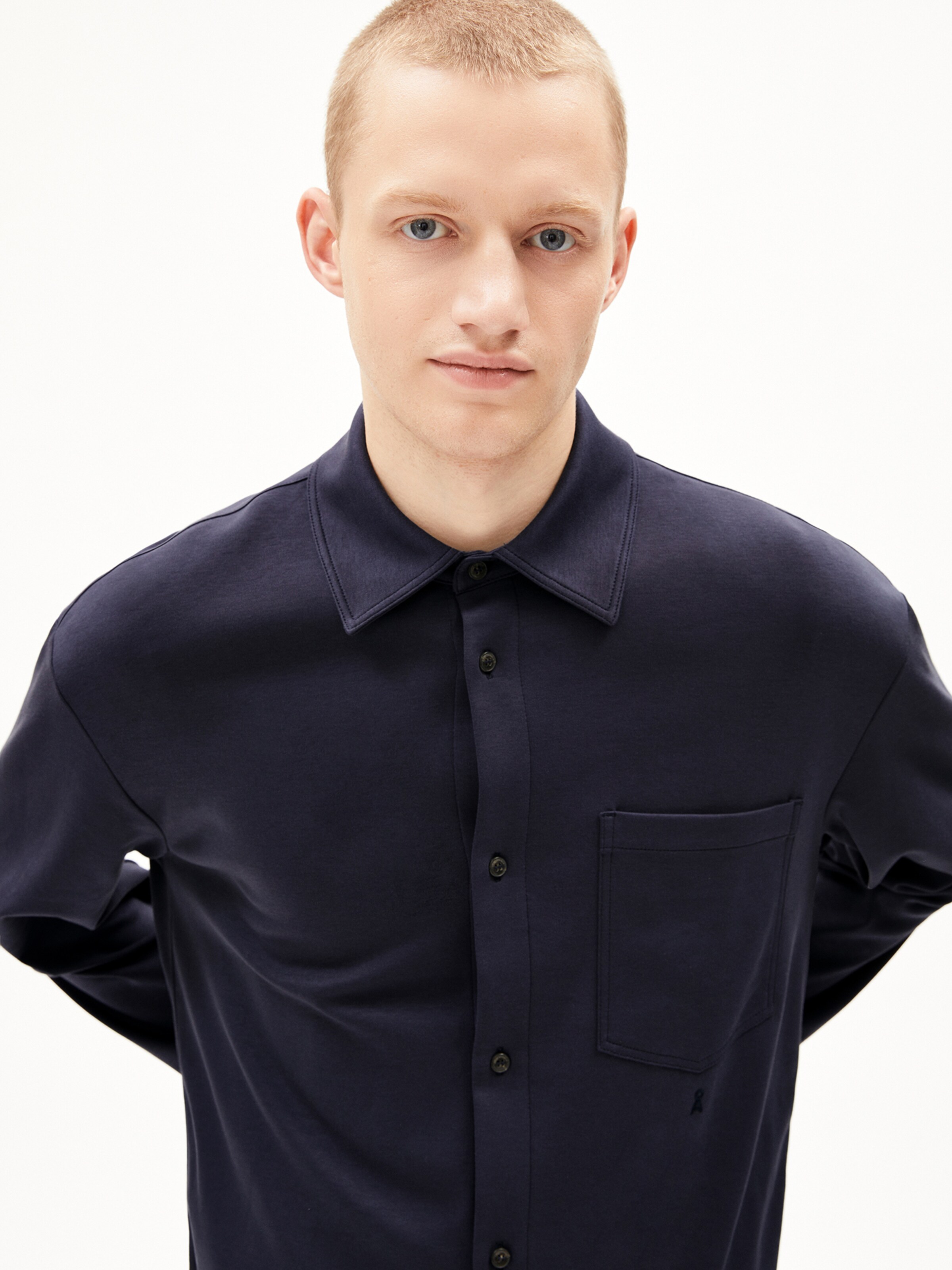 ARMEDANGELS Comfort fit Overhemd ' LUGAA ' in Blauw: voorkant