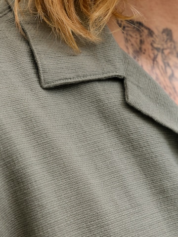 JACK & JONESComfort Fit Košulja 'JJELIAM' - siva boja