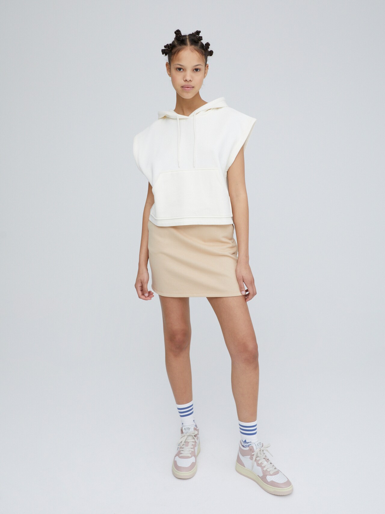 EDITED Produkte Sweatshirt 'Leo' creme