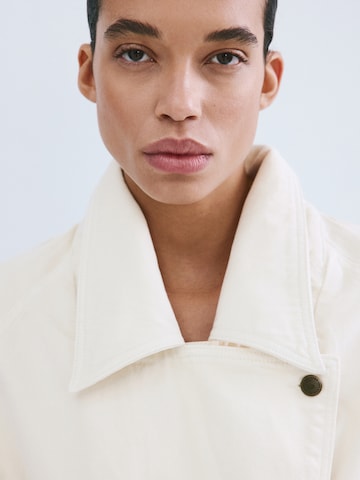 MANGO Between-seasons coat 'Narciso' in White