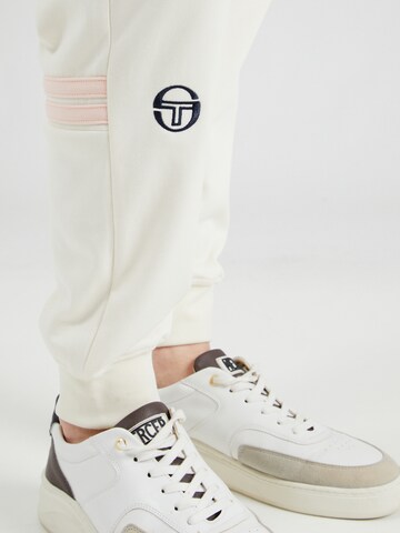Sergio Tacchini - Tapered Pantalón 'DALLAS' en blanco