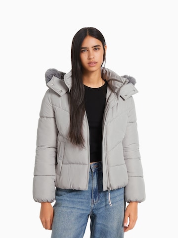 Bershka Winterjas in Grijs: voorkant