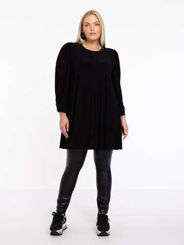 Yoek Tunic in Black