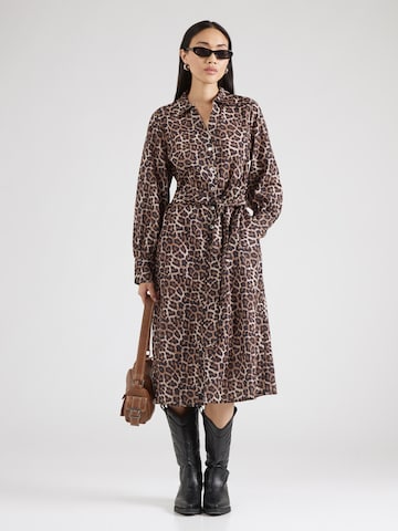 ABOUT YOU Blousejurk 'Frauke' in Bruin