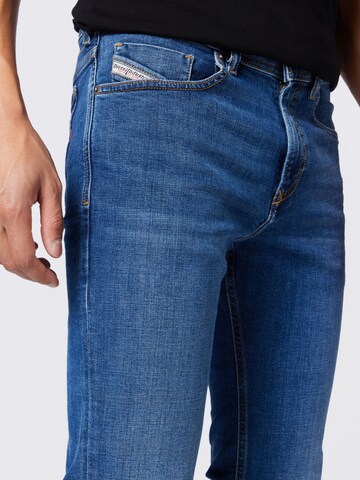 DIESEL Regular Jeans 'SLEENKER' in Blauw