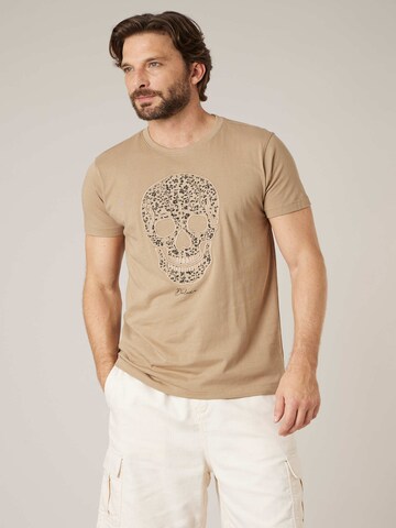T-Shirt 'Shadow' Deeluxe en marron : devant
