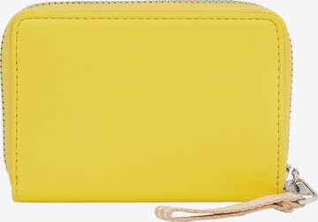 Tommy Jeans Wallet in Yellow