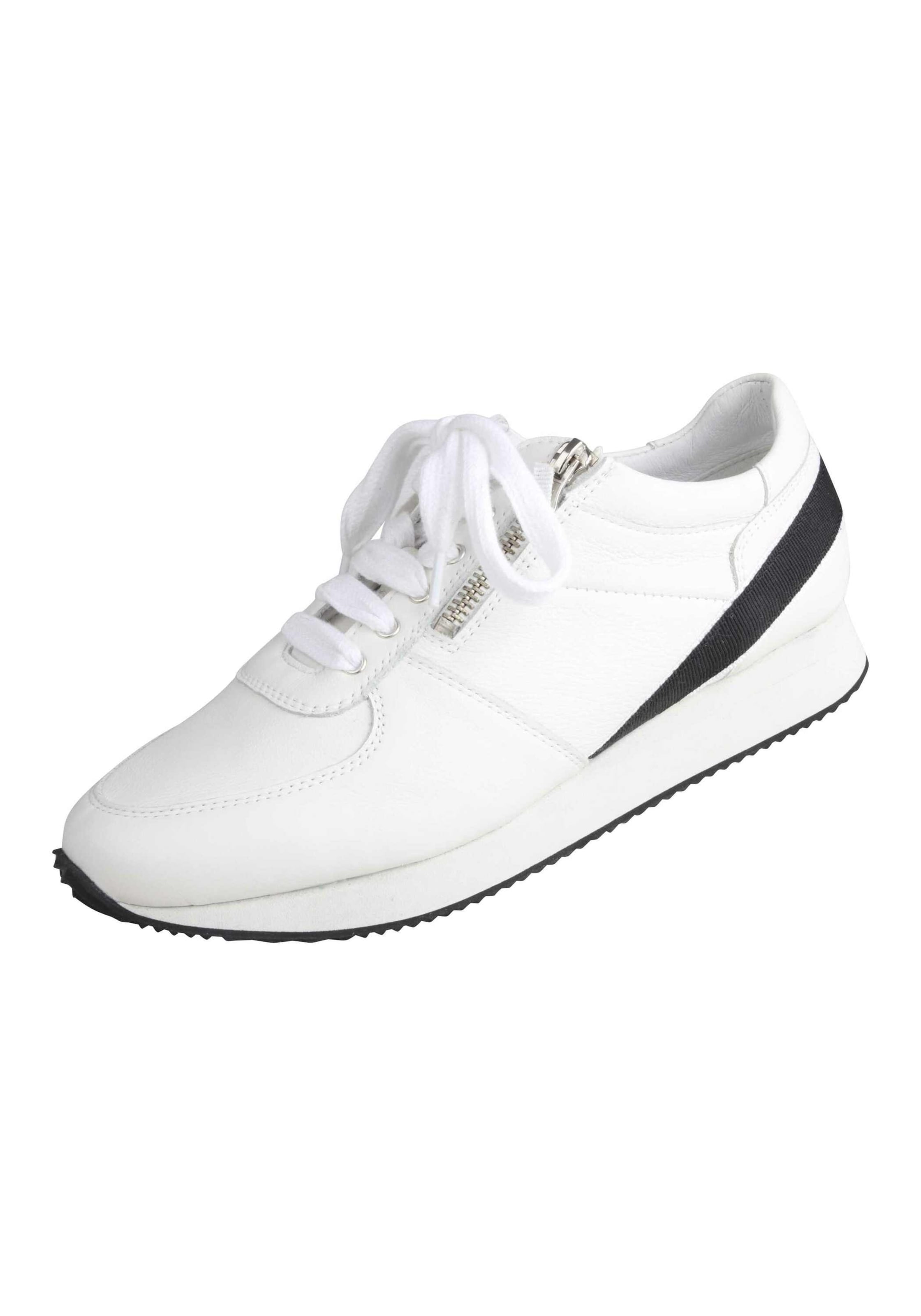 Lei by tessamino Platform trainers 'Nika' in White: front