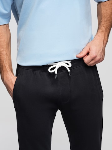 Ombre Regular Trousers 'OM-PABS-0304' in Black