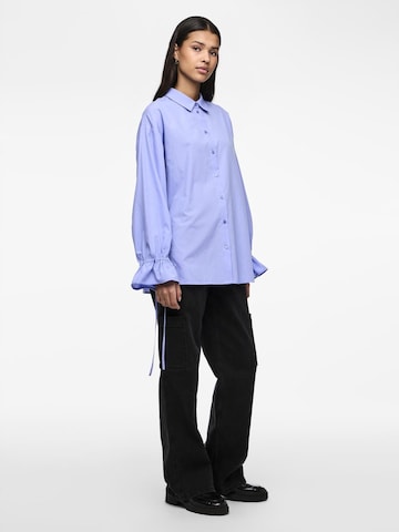 Camicia da donna 'FUBBU' di PIECES in blu