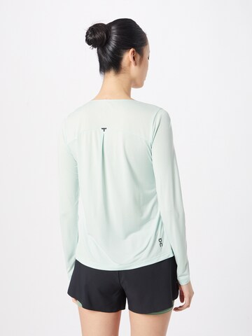 On Performance shirt in Green