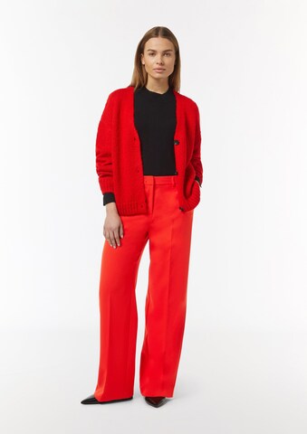 COMMA Regular Hose in Rot