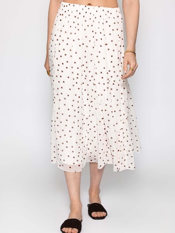 SASSYCLASSY Skirt in White