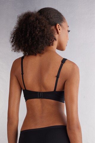 INTIMISSIMI Triangle Bra in Black